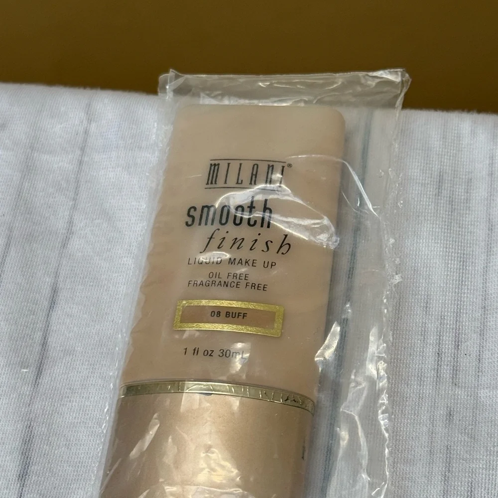 Milani Smooth Finish Liquid Makeup - 08 Buff